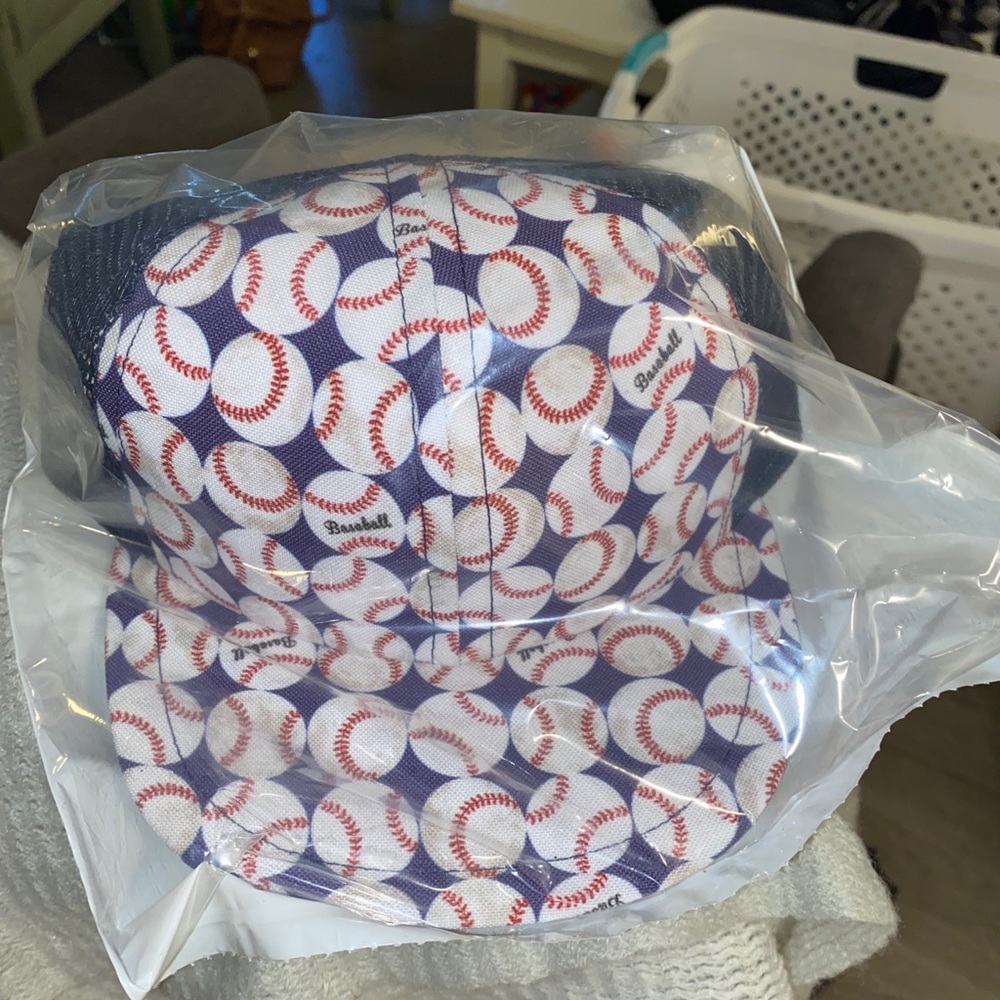 2 George hat & 1 Brimmz